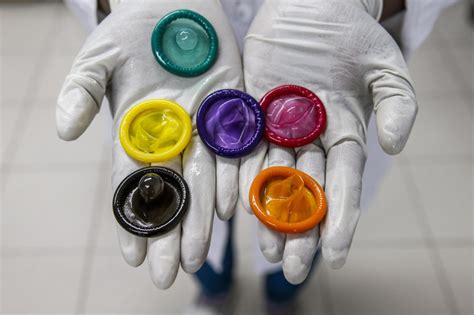 Fafanje brez kondoma za doplačilo Erotična masaža Kamakwie
